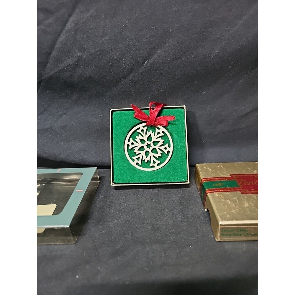 Vintage LENOX Snowflake Ornament Ivory China Porcelain Holiday Christmas w/ Box